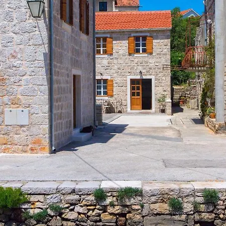 House Tia Tatil Evi *