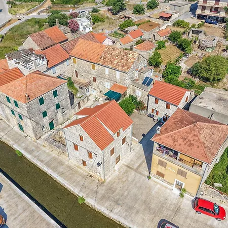 House Tia Будинок відпочинку *