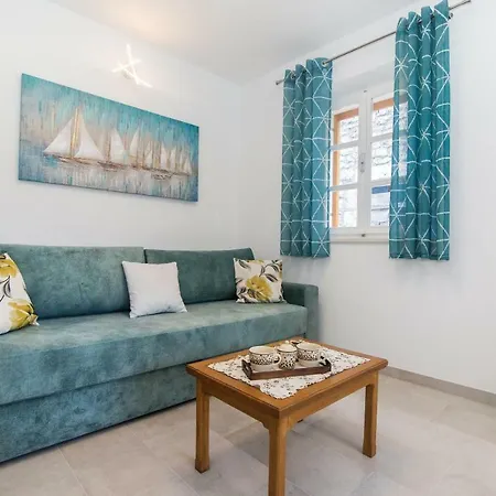 Holiday home House Tia Vrboska