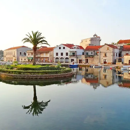 Semesterbostad House Tia Vrboska